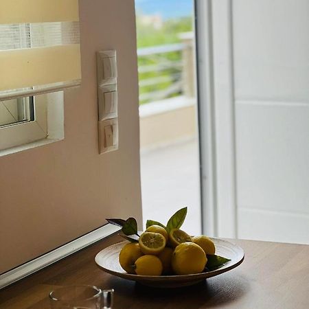 Abuelo Apartment Артемида Екстериор снимка