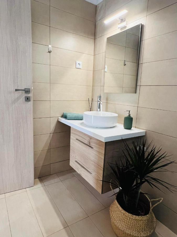 Abuelo Apartment Артемида Екстериор снимка